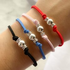 Pulsera de cordón con bolitas